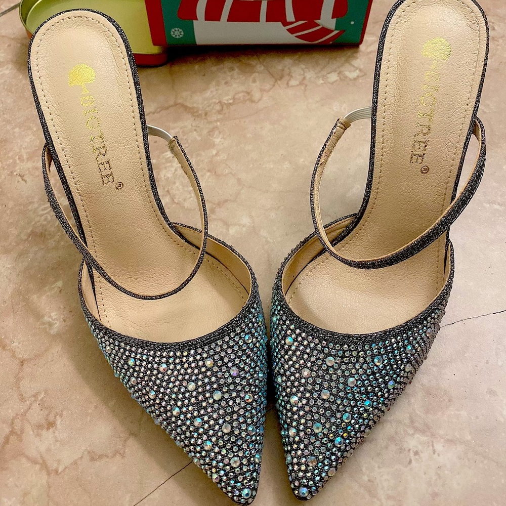 Big tree sparkling 2.75” heels
